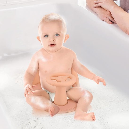 siege de bain pour bebe devant maman securibain