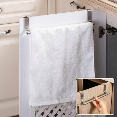 Porte serviettes installe sur porte lavabo Elegance